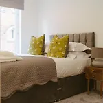 Riverside Apartman *
